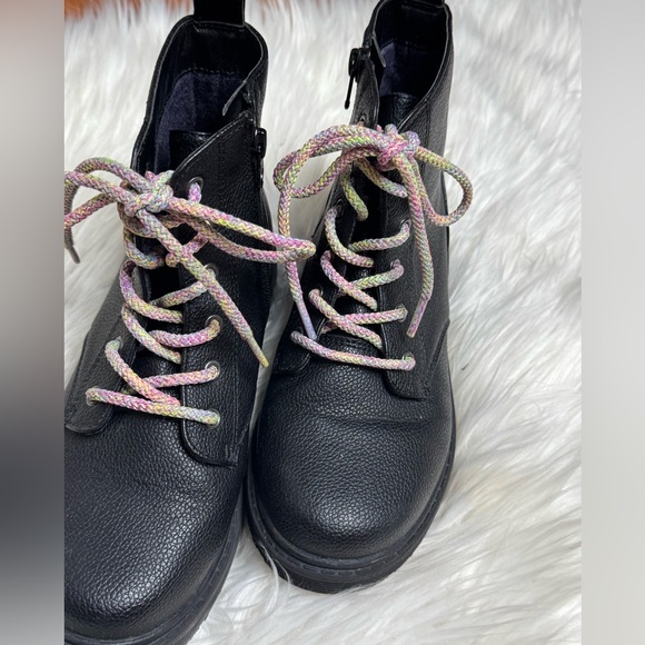Cat & Jack black boot, size 3 - Picture 3 of 9